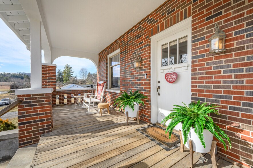 More Photos Of 132 Christiansburg Pike NE, Floyd Flex For Sale