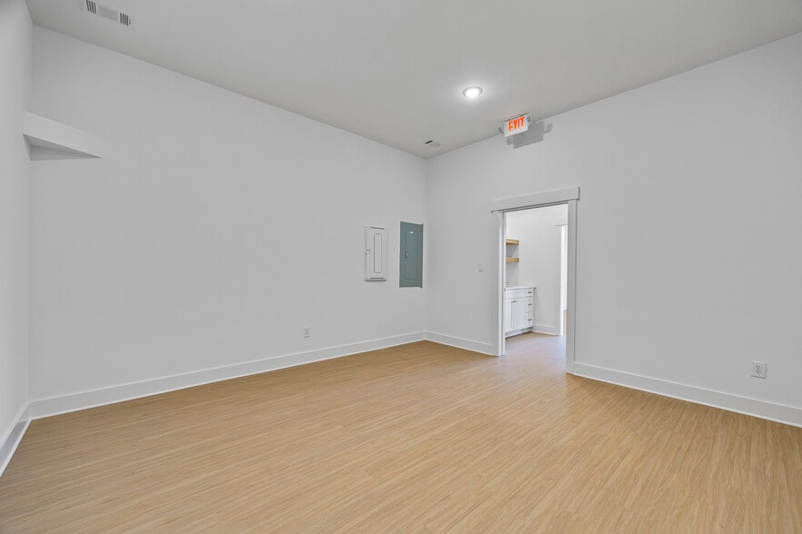 More Photos Of 161 Fritz Mar Ln - Bldg 600, Athens Warehouse For Lease