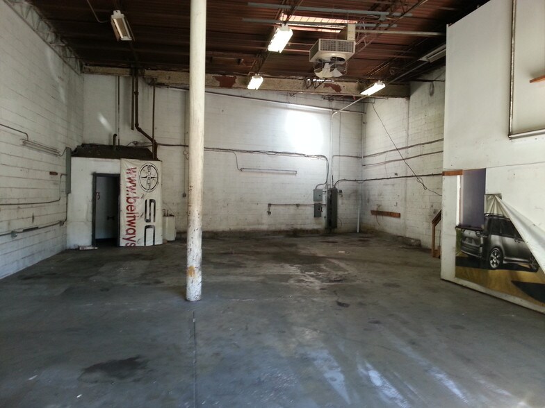 More Photos Of 8000-8032 Fernham Ln, Forestville Warehouse For Lease