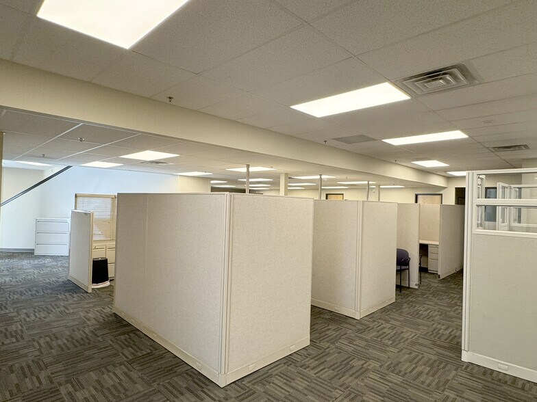 More Photos Of 567-599 W 66th St, Loveland Light Distribution For Lease