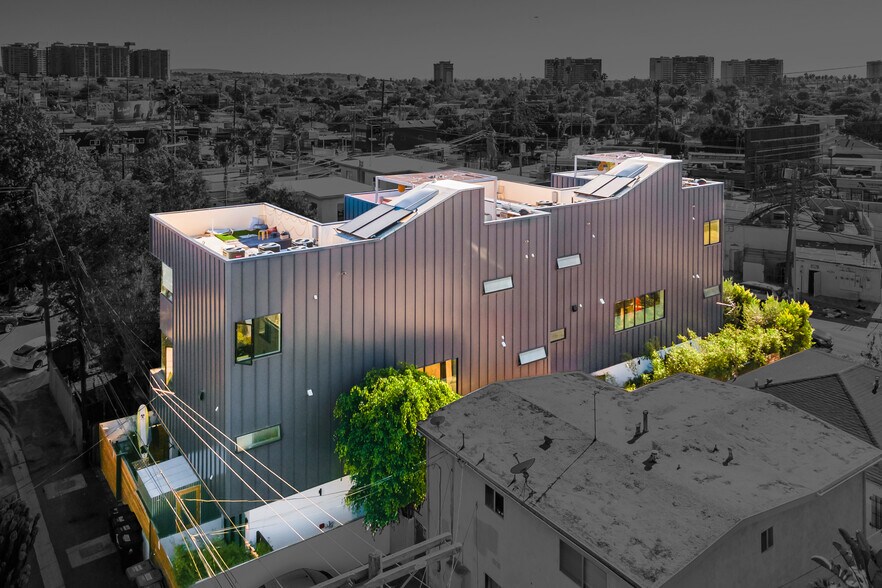 More Photos Of 2478 Penmar Ave, Venice Dormitory For Sale