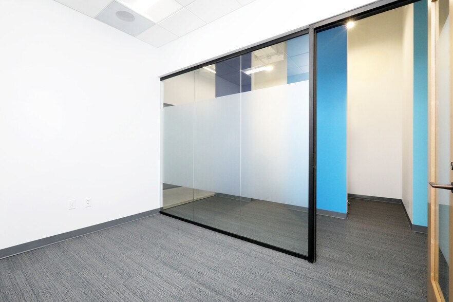 More Photos Of NW 62nd & Merle Hay Rd, Johnston Freestanding For Lease