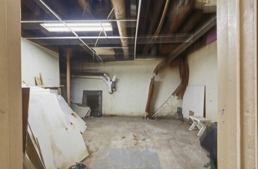 More Photos Of 1142-1148 Broadway, Camden Flex For Sale