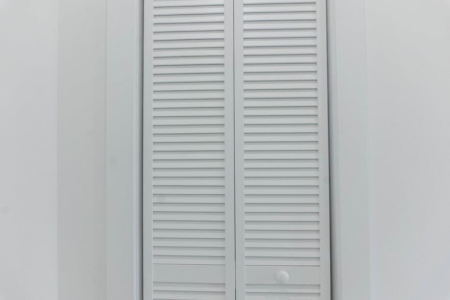 More Photos Of 122 Atando Ave, Charlotte Service For Lease