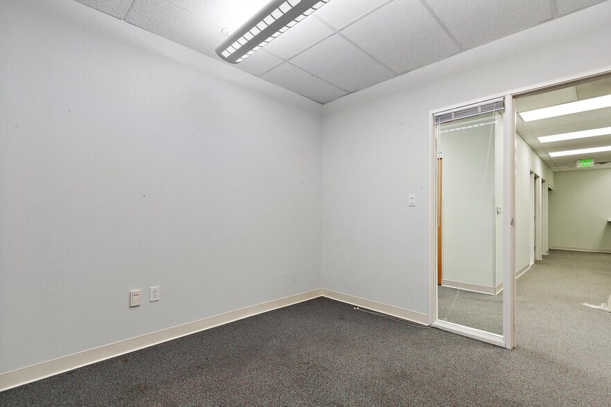 More Photos Of 1801 Hanover Dr, Davis Office Residential For Lease