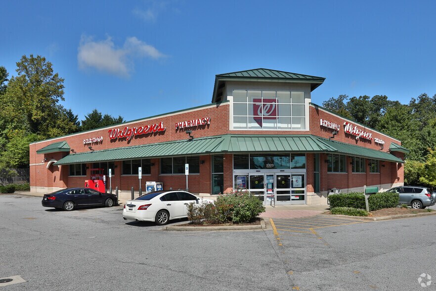 More Photos Of 2323 E North St, Greenville Drugstore For Sale