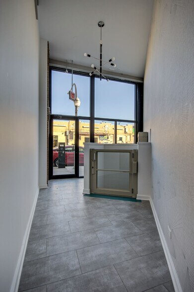 More Photos Of 3404-3412 N Sheffield Ave, Chicago Storefront Retail Office For Lease