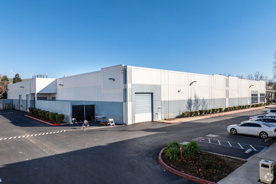 More Photos Of 7500 National Dr, Livermore Light Manufacturing For Sale
