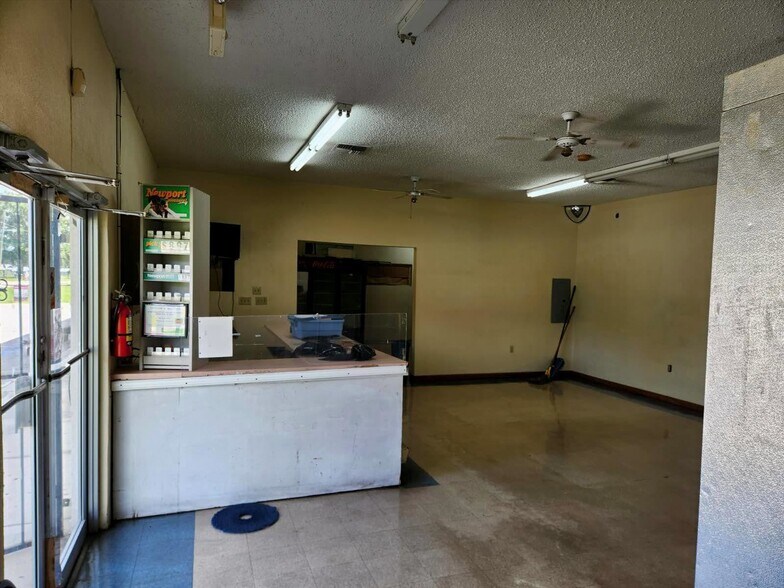 More Photos Of 4837 Martin Luther King Dr, Bowling Green General Retail For Sale