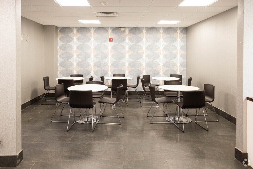 More Photos Of 900 US Highway 9 N, Woodbridge Office For Lease