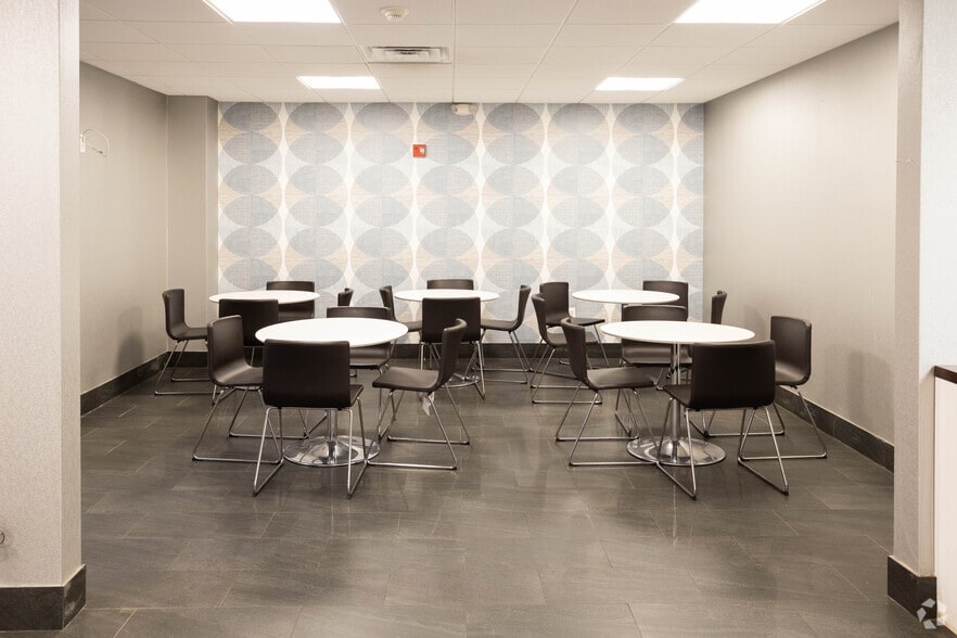 More Photos Of 900 US Highway 9 N, Woodbridge Office For Lease