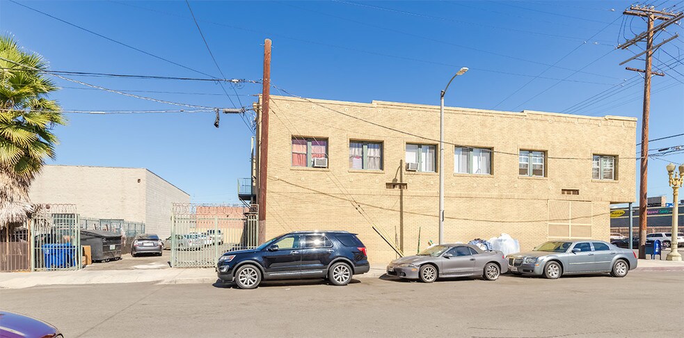 More Photos Of 3023-3035 S Grand Ave, Los Angeles Apartments For Lease