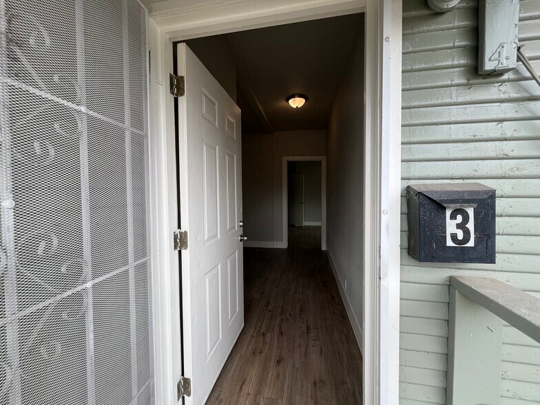 More Photos Of 101 Stanley Ct, San Antonio Multifamily For Sale