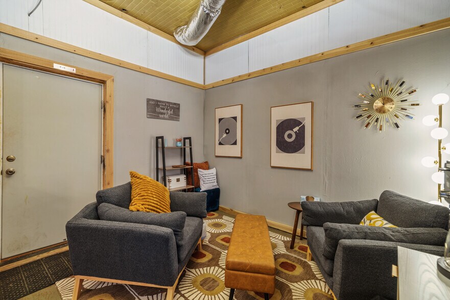 More Photos Of 104 N 3rd St, Kremmling Storefront Retail Residential For Sale