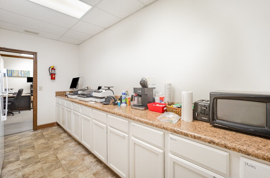 More Photos Of 4523 Park Rd, Charlotte Office For Sale