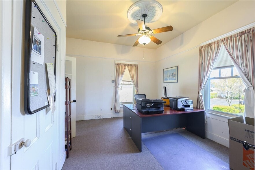 More Photos Of 139 N Ocean Ave, Patchogue Office Residential For Lease