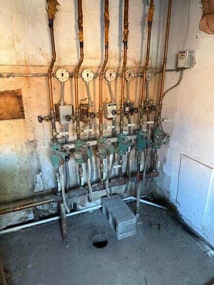 More Photos Of 4822 Hyde Park Blvd, Niagara Falls Apartments For Sale