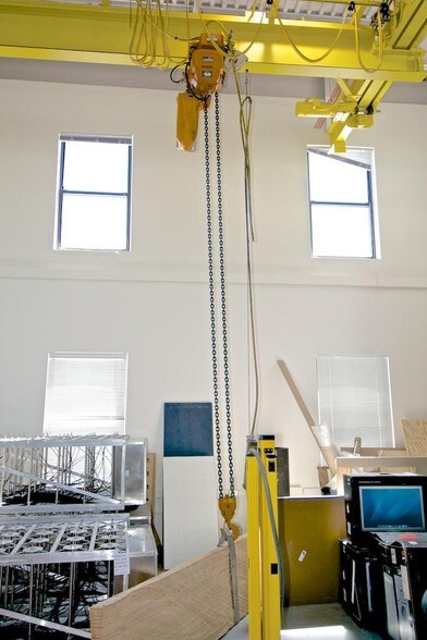 More Photos Of 15 Ward St, Somerville Flex For Lease