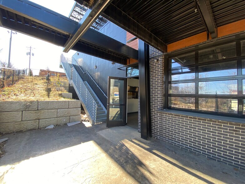 More Photos Of 2120 Ingersoll Ave, Des Moines Restaurant For Sale