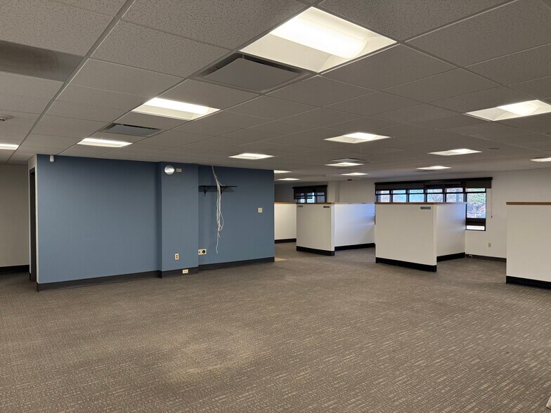 More Photos Of 5926 McIntyre St, Golden Office For Lease