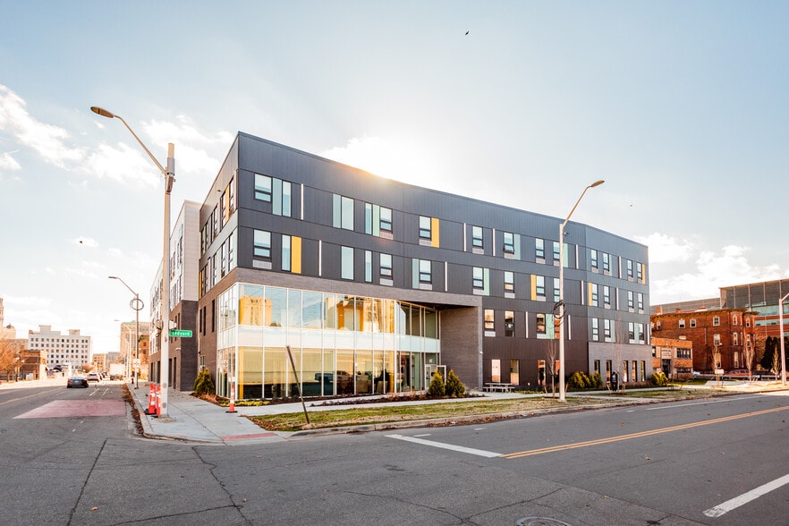 More Photos Of 2627 Cass Ave, Detroit Manufactured Housing Mobile Home Park For Lease