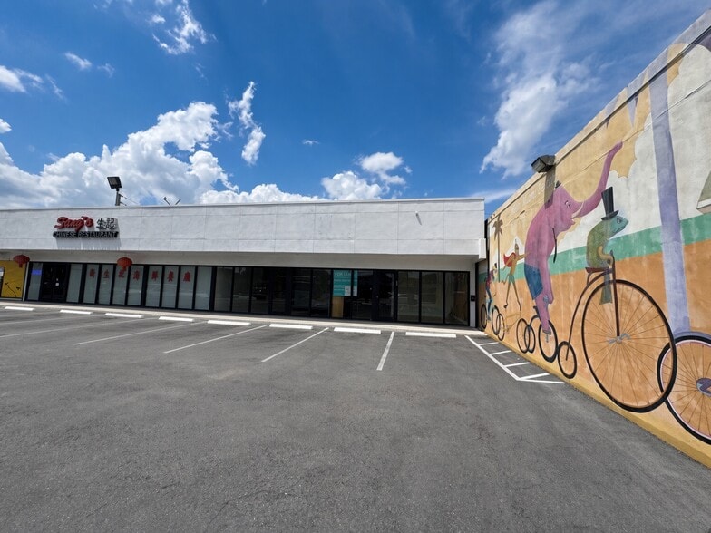 More Photos Of 1925 NE 163rd St, North Miami Beach Storefront For Lease