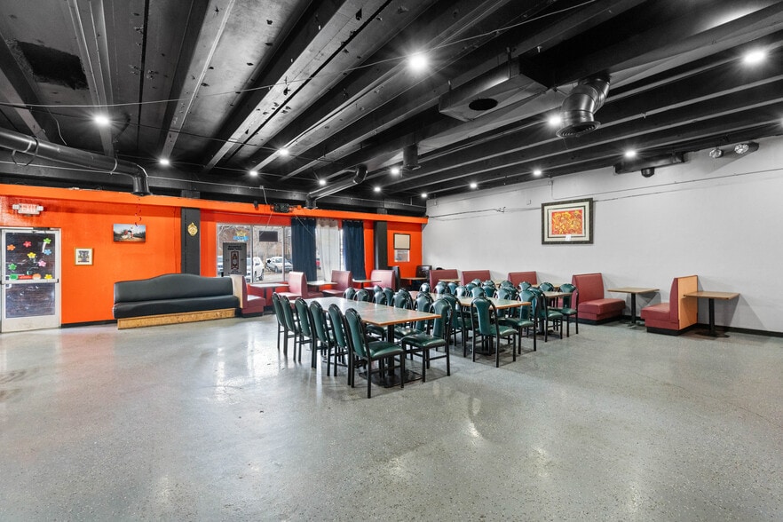 More Photos Of 7575 Broadway St, Denver Restaurant For Sale