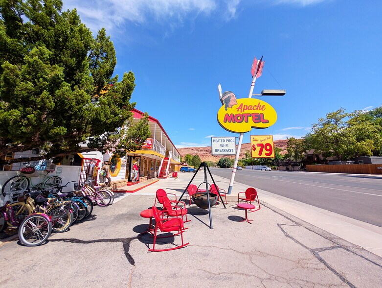 Primary Photo Of 166 S 400 E, Moab Hotel For Sale