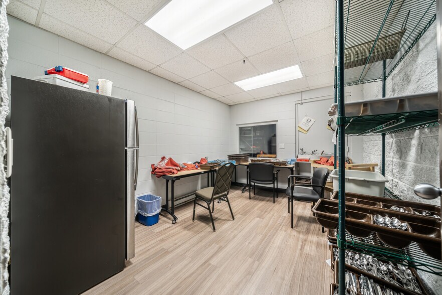 More Photos Of 3177 French Rd, De Pere Restaurant For Sale