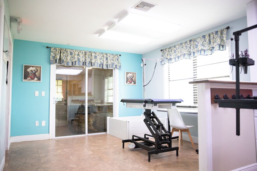 More Photos Of 2826 Santa Barbara Blvd, Cape Coral Freestanding For Sale