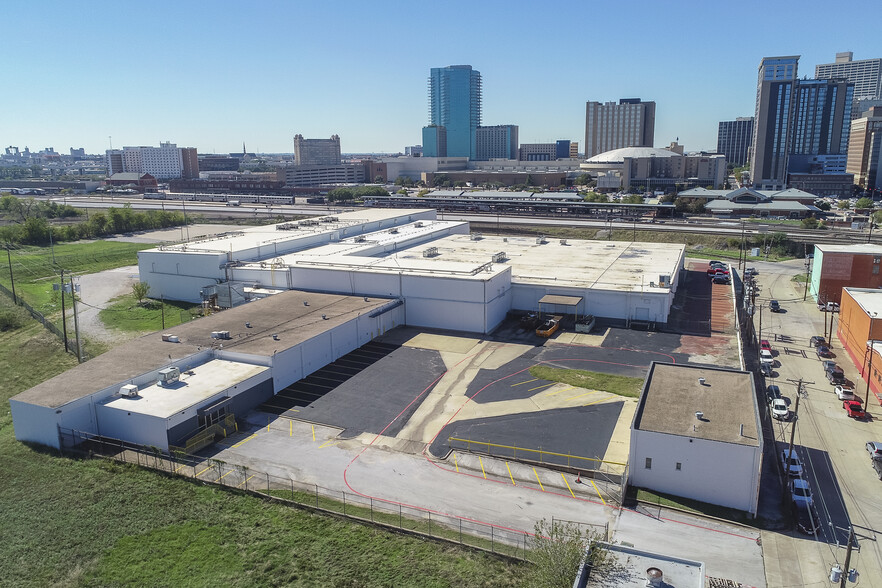 Primary Photo Of 812 E 9th St, Fort Worth Distribution For Lease