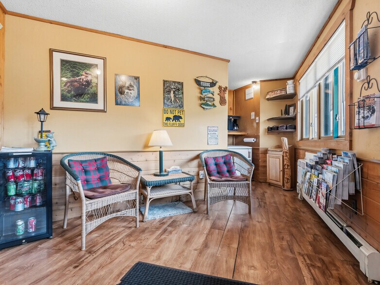 More Photos Of 16154 US 63 Hwy, Hayward Hotel For Sale