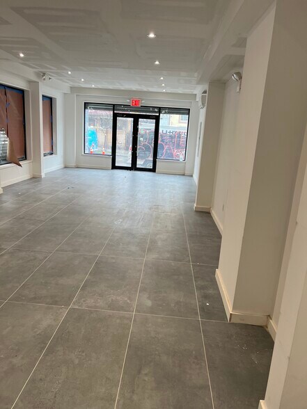 More Photos Of 861 Wyckoff Ave, Ridgewood Storefront For Lease