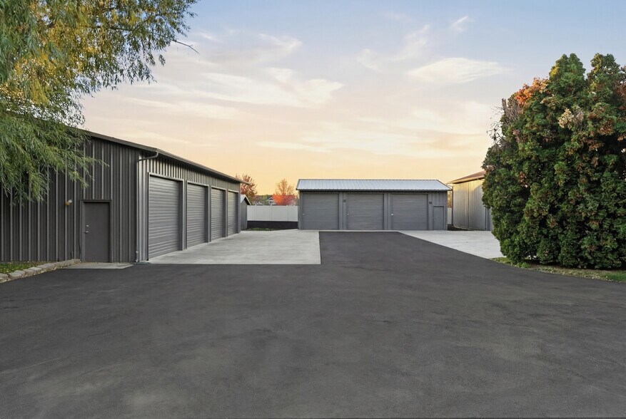 More Photos Of 2610 E Jasmine St, Meridian Flex For Sale