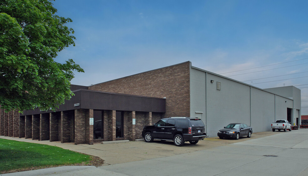 Primary Photo Of 35320 Beattie Dr, Sterling Heights Manufacturing For Lease