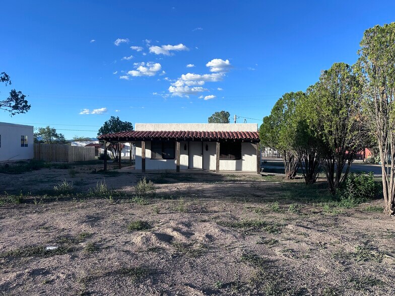 More Photos Of 860 W 4th St, Benson Flex For Sale