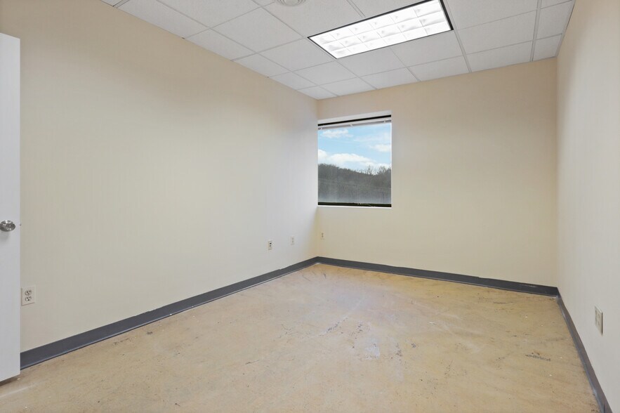 More Photos Of 339 Buschs Frontage Rd, Annapolis Medical For Sale