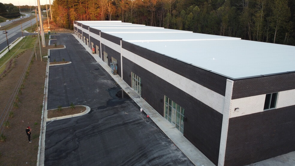 More Photos Of 1901 Peachtree Industrial Blvd, Buford Warehouse For Lease