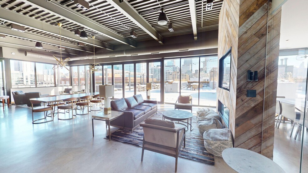 More Photos Of 322 S Green St, Chicago Office For Lease