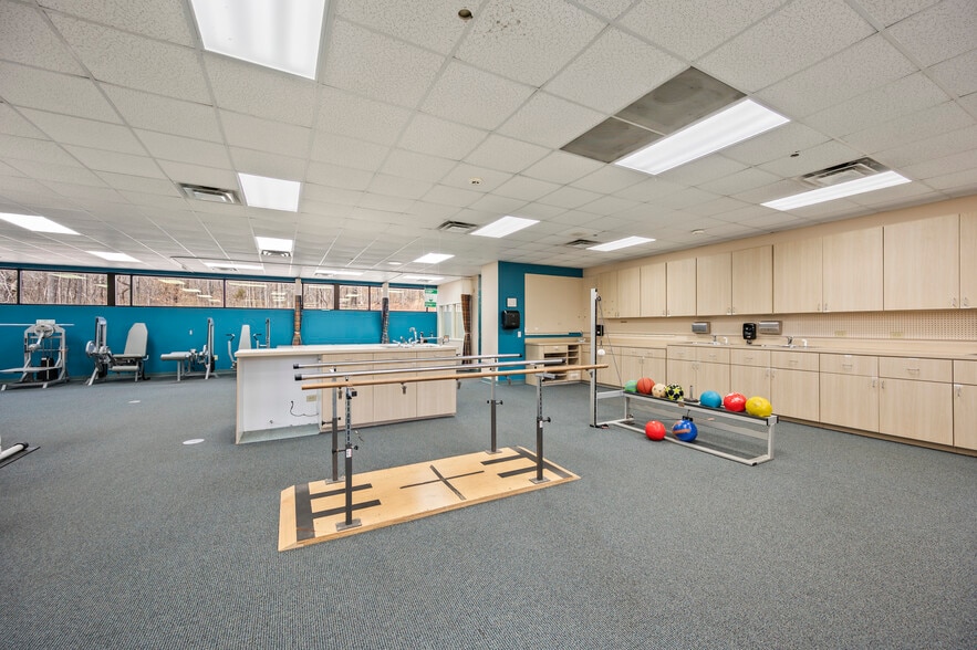 More Photos Of 257 W Kings Hwy, Eden Medical For Sale