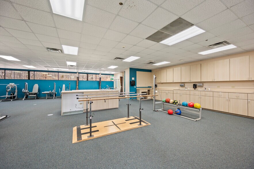 More Photos Of 257 W Kings Hwy, Eden Medical For Sale