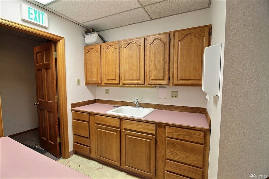 More Photos Of 720 S 320th St, Federal Way Unknown For Lease