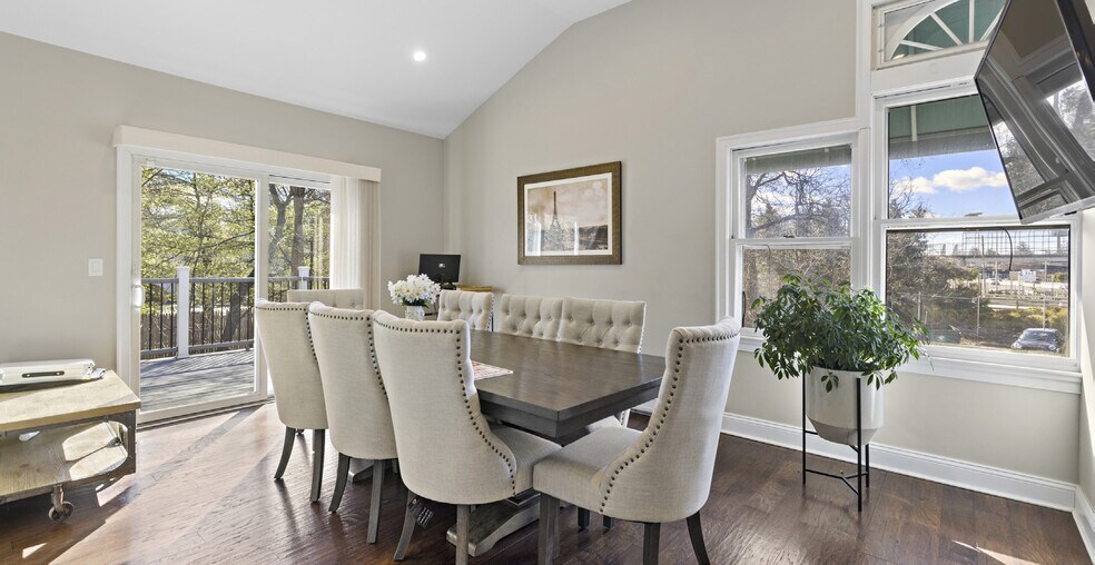 More Photos Of 584 State Rt 17, Ridgewood Office Residential For Lease