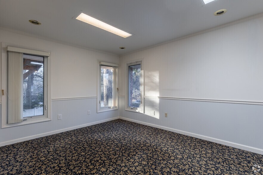 More Photos Of 3136 Clairmont Rd NE, Brookhaven Medical For Sale