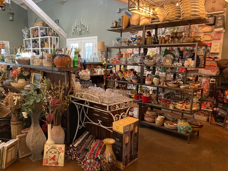 More Photos Of 870 Hartnell Ave, Redding Garden Center For Sale