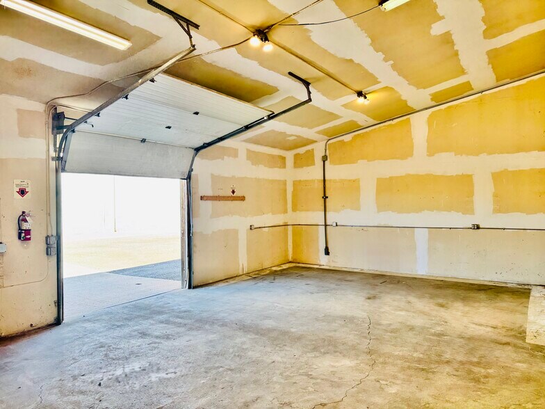 More Photos Of 36730 Democracy Dr, Trinidad Warehouse For Lease