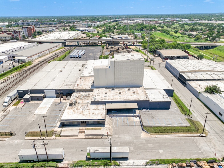 More Photos Of 702 San Fernando St, San Antonio Manufacturing For Sale