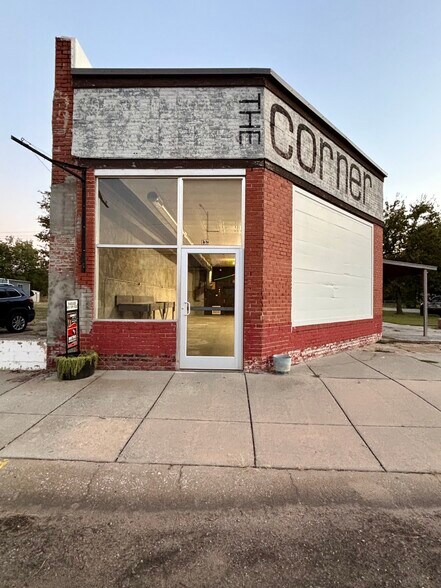 Primary Photo Of 132 W Broadway St, Lexington Freestanding For Sale