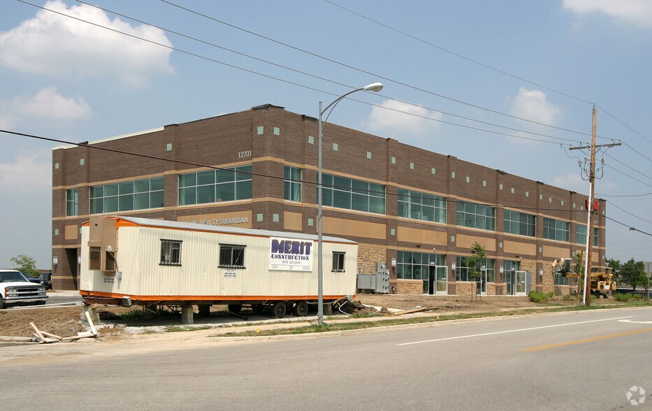 More Photos Of 12701-12711 W 87th Street Pky, Lenexa Medical For Lease