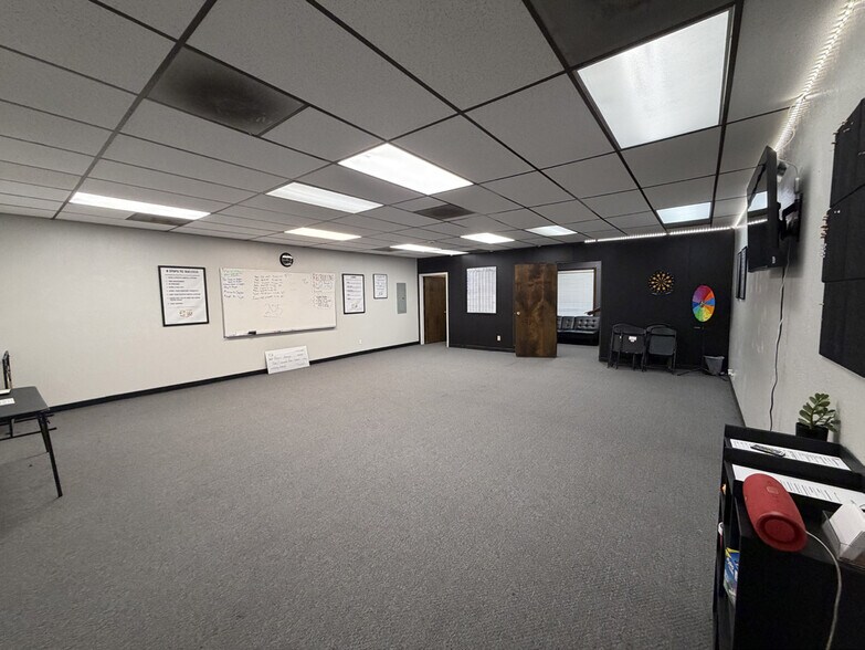 More Photos Of 6702 Inglewood Ave, Stockton Office For Lease